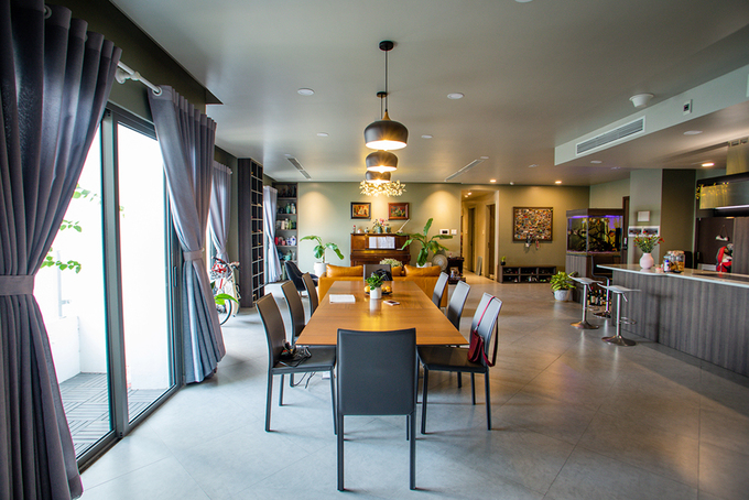 Chủ nhà gộp ba căn hộ để có phòng khách hơn 100 m2