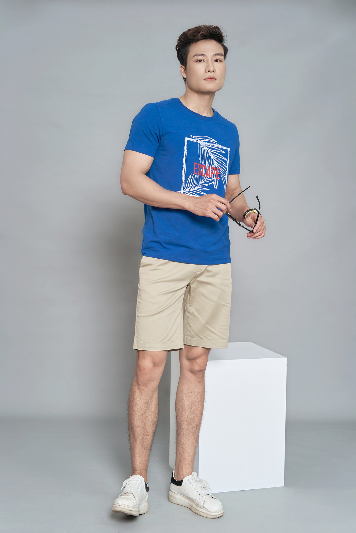 Áo phông nam ngắn tay (regularfit) màu 2 DGC - SAT1908M giảm 20% còn 260.000 đồng chất liệu thoáng mát, vừa vặn hình thể.