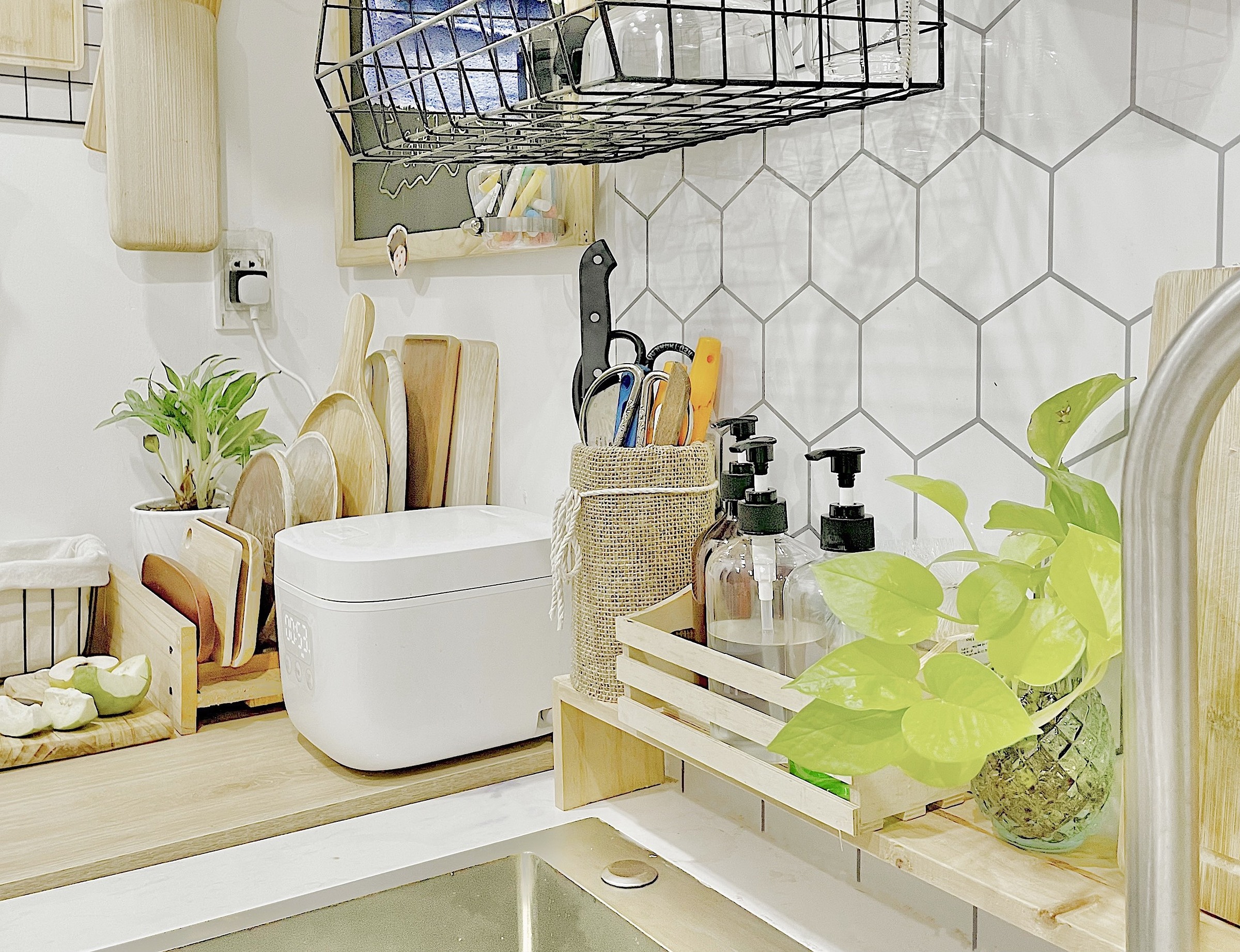 Bí quyết căn bếp 6 m2 gọn, xinh của bà nội trợ Sài Gòn - 2